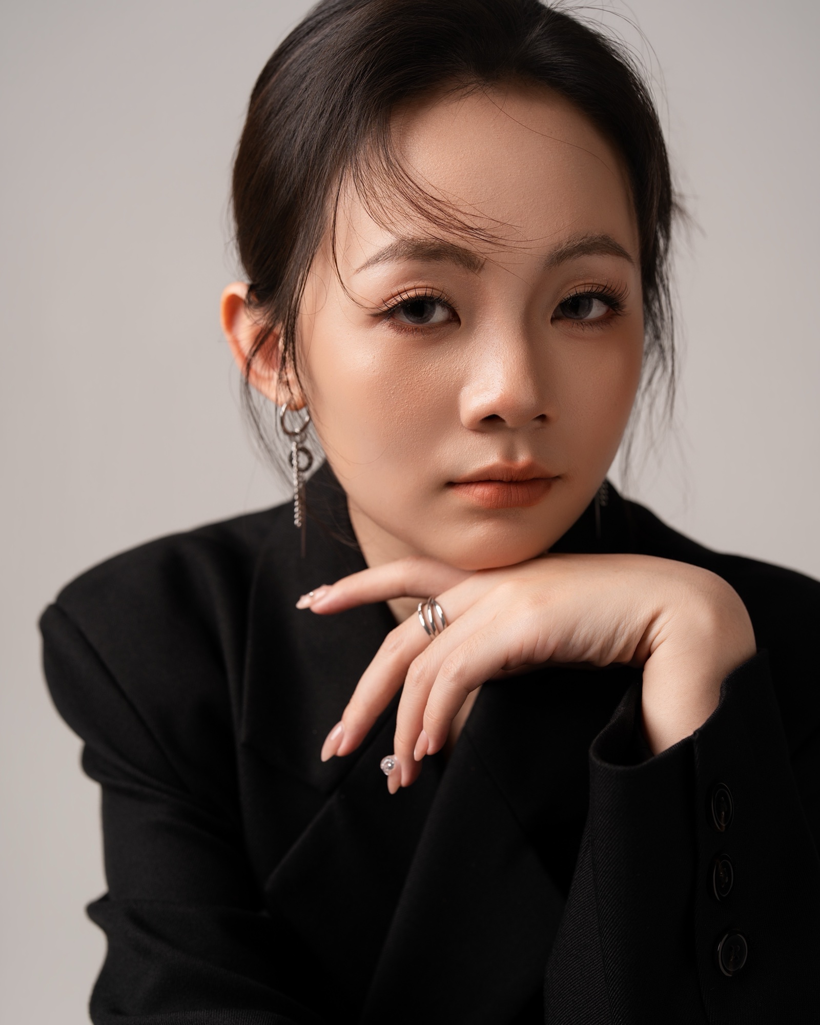 新流行銷董事長庭瑜